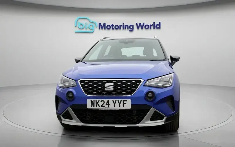 Begagnad Seat Arona Xperience 116 HK (85 kW) 2024 Blå SUV