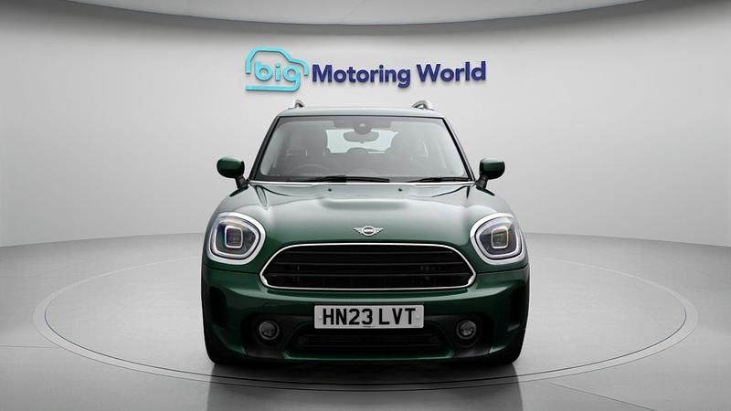Usado Mini Cooper Countryman Classic 134 CV (98 kW) 2023 Verde SUV