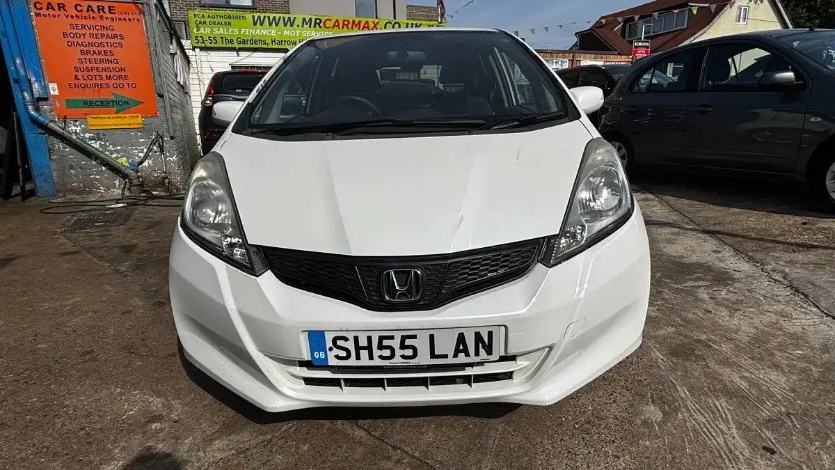 Used Honda Jazz ES 99 HP (72 kW) 2013 White Hatchback
