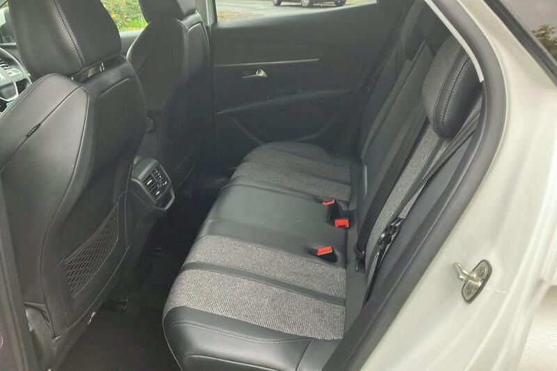 White Used 2019 Peugeot 3008 Allure SUV | £15,595 (Fair price) - Image 1/3