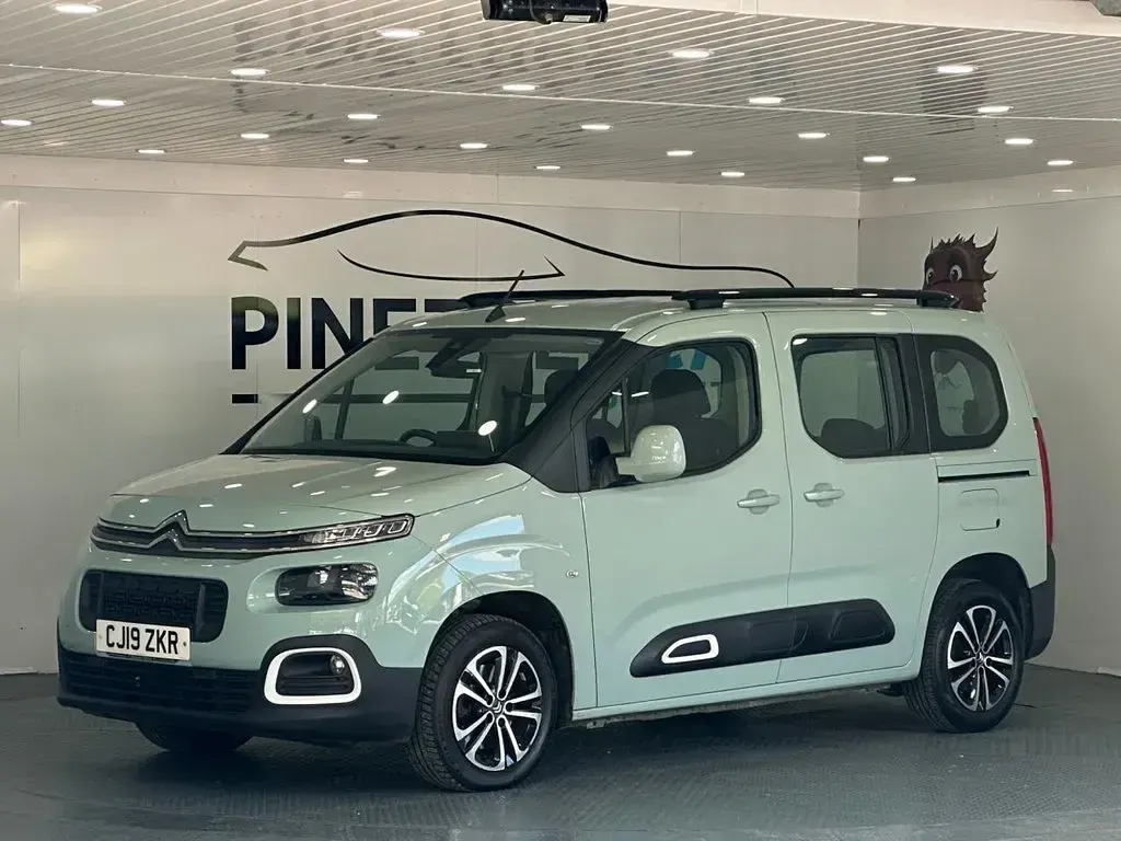 Used Citroën e-Berlingo Flair 130 HP (95 kW) 2019 Green MPV