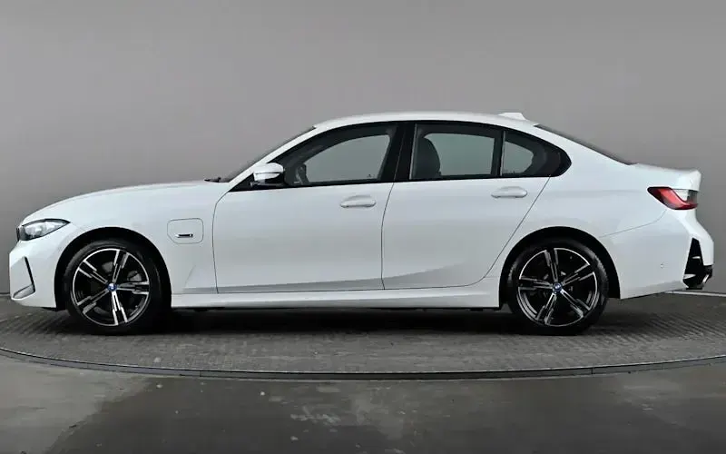 Used BMW 330e M Sport 292 HP (214 kW) 2023 White Sedan
