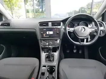 Used VW Golf VII SE 115 HP (84 kW) 2019 Silver Hatchback