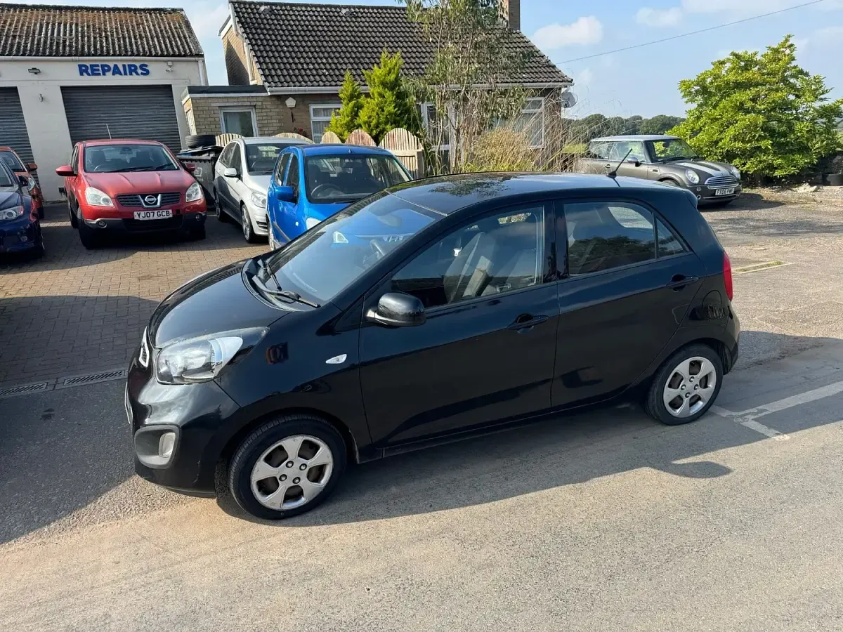 Used Kia Picanto Air 68 HP (50 kW) 2012 Black Hatchback