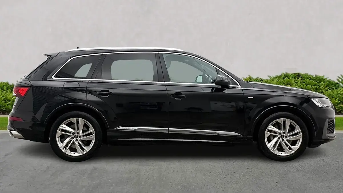 Used Audi Q7 S-Line 286 HP (210 kW) 2022 Black SUV