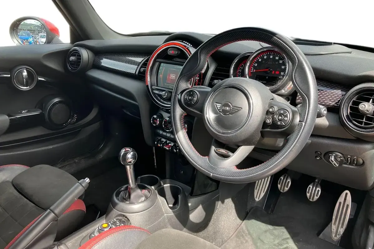 Used Mini John Cooper Works Chili 231 HP (169 kW) 2018 Red Hatchback
