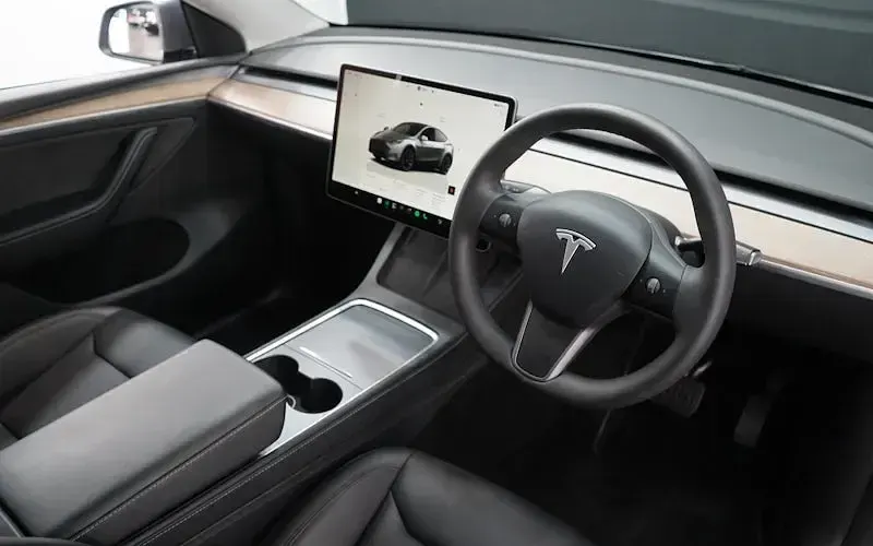 Used Tesla Model Y Long Range RWD 255 kW (347 HP) 2024 SUV