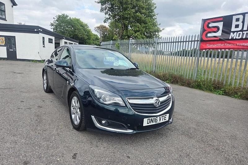 Green Used 2016 Vauxhall Insignia SRi Hatchback | £3,499 (Good price) - Image 1/1