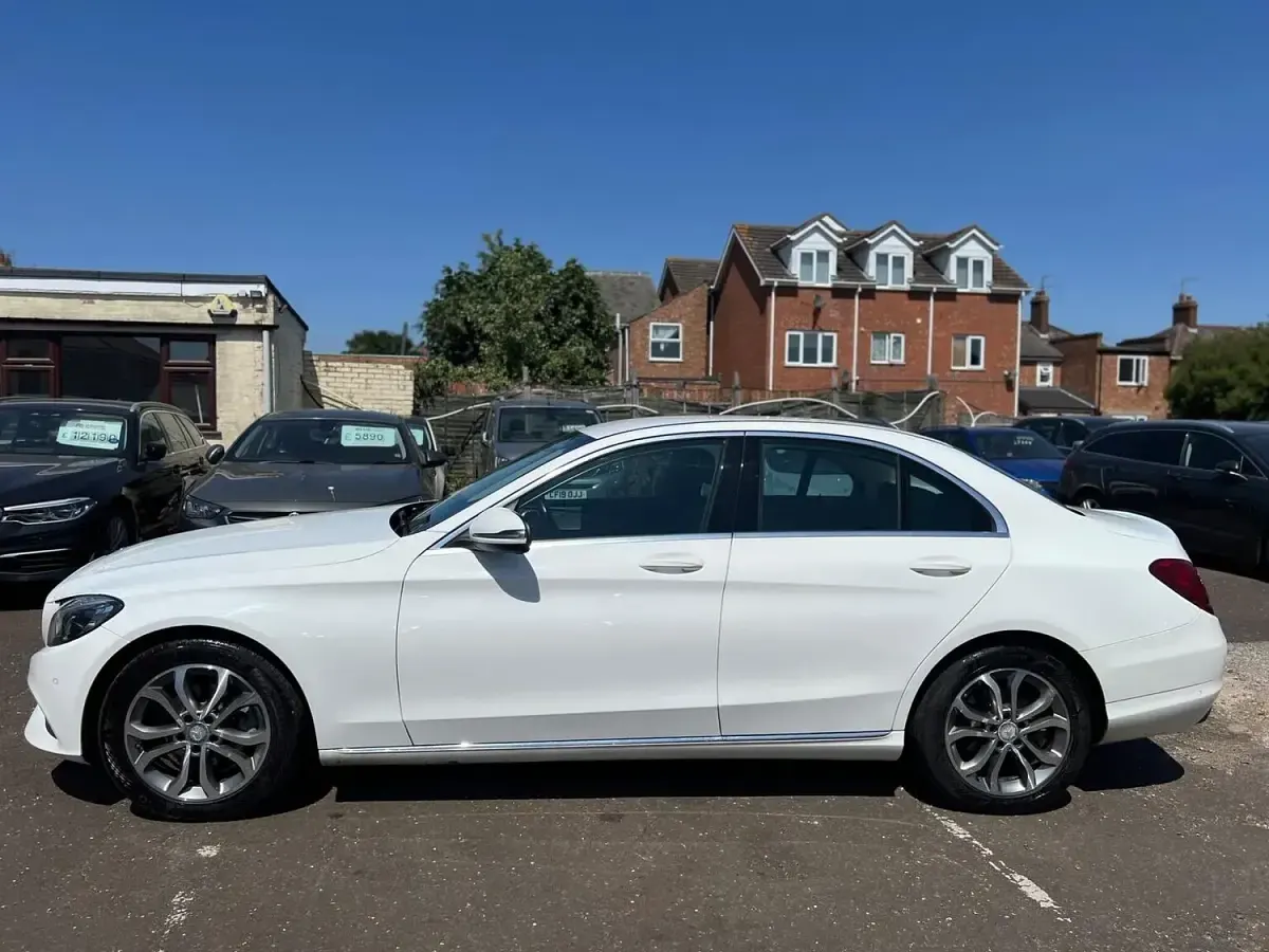 Used Mercedes C200 136 HP (100 kW) 2015 White Sedan