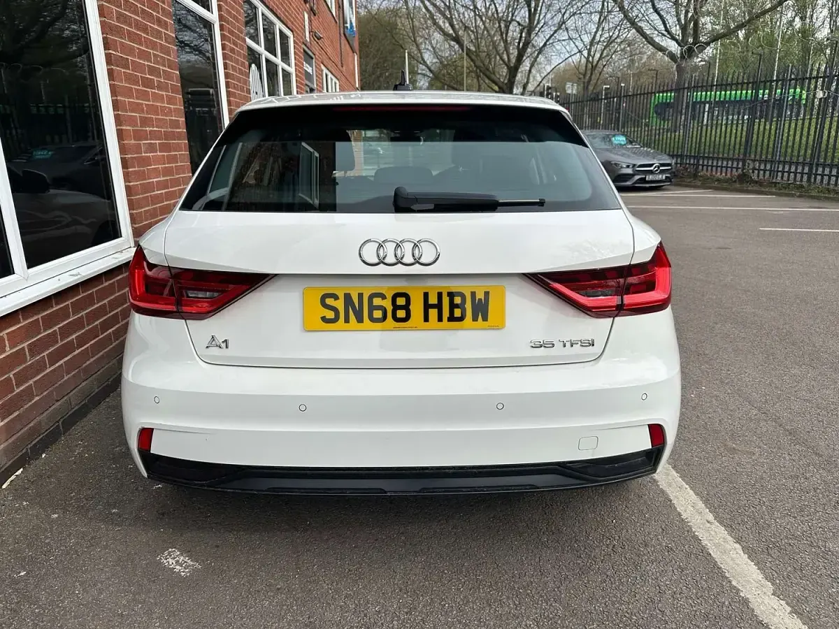 Used Audi A1 Sportback Sport 150 HP (110 kW) 2019 White Hatchback