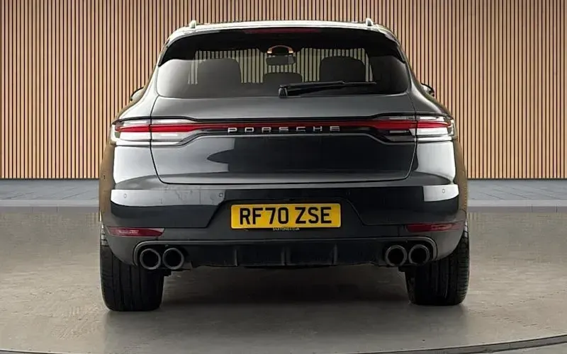 Used Porsche Macan 252 HP (185 kW) 2020 Black SUV