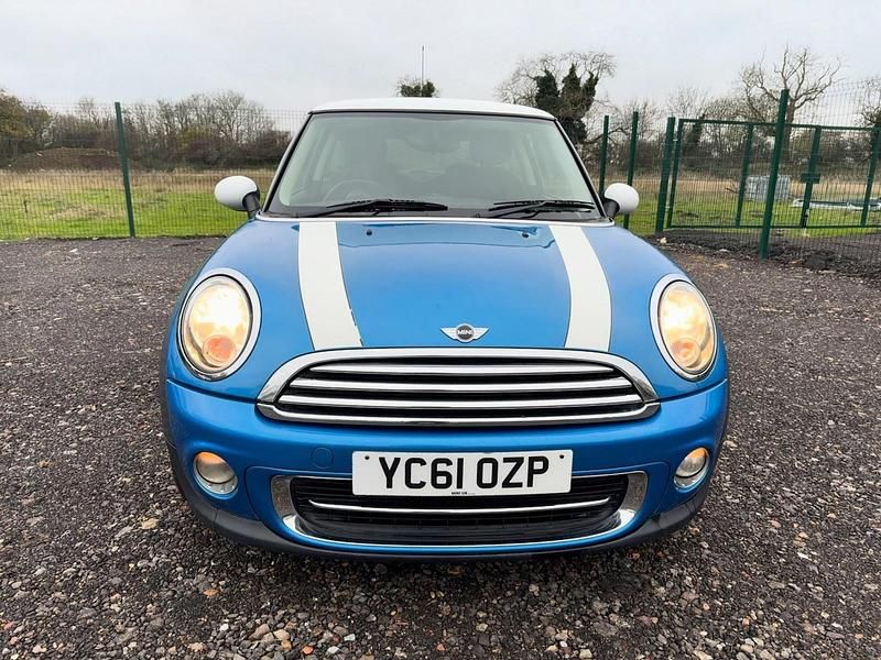 Begagnad Mini Cooper Hatch 122 HK (89 kW) 2011 Blå Halvkombi