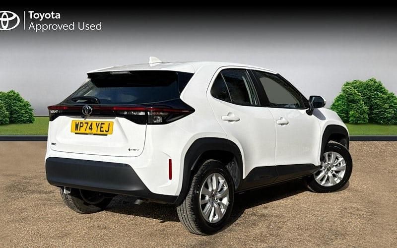 Used Toyota Yaris Hybrid 116 HP (85 kW) 2026 Estate