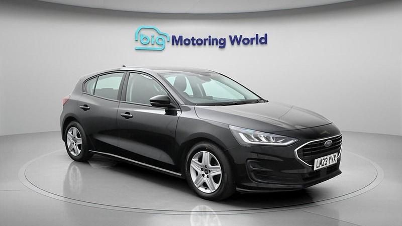 Used Ford Focus Zetec 120 HP (88 kW) 2023 Black Hatchback