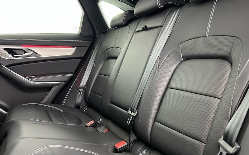 Used Jaguar F-Pace R-Dynamic 204 HP (150 kW) 2024 SUV