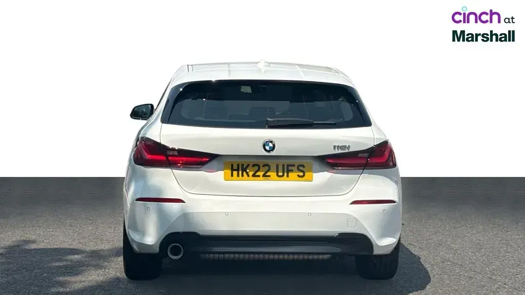 Used BMW 118 Sport Line 134 HP (98 kW) 2022 White Hatchback