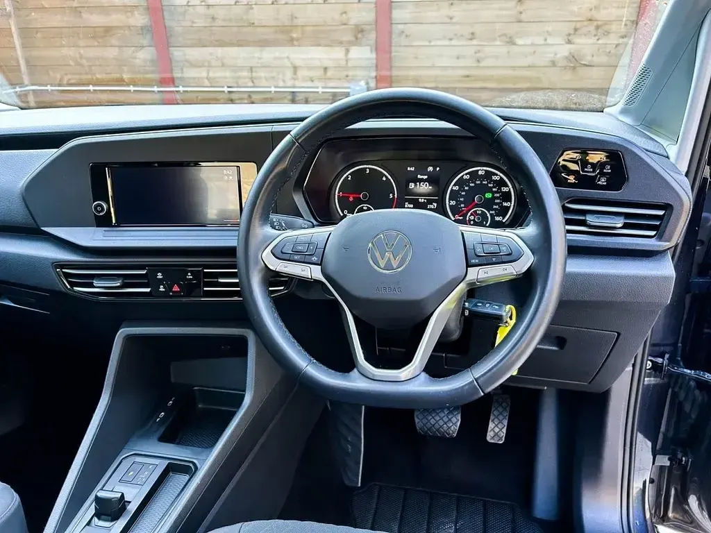 Used VW Caddy Maxi Life 122 HP (89 kW) 2022 Blue MPV