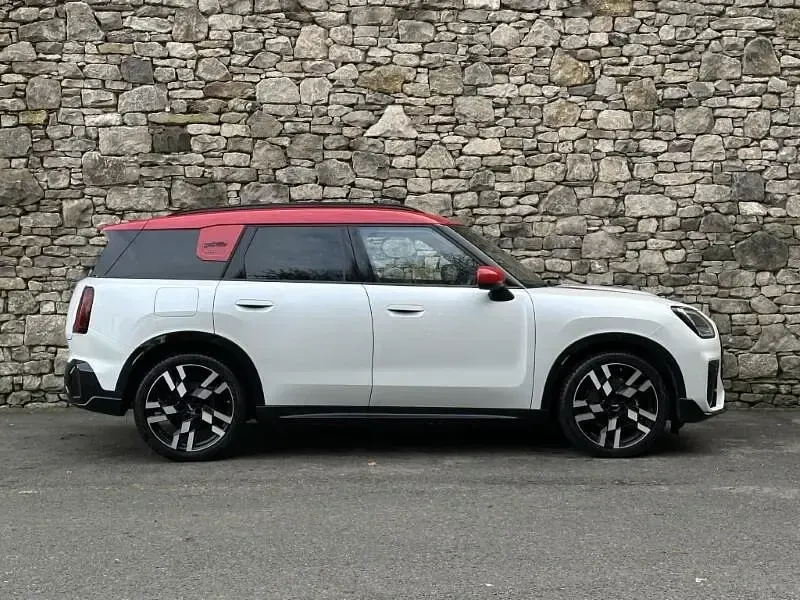 Used Mini Countryman Sport 215 HP (158 kW) 2024 White SUV