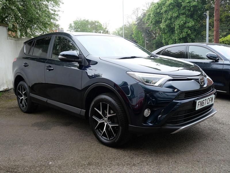Used Toyota RAV4 151 HP (111 kW) 2017 Blue SUV
