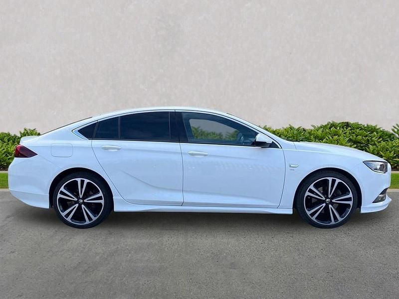 Used Vauxhall Insignia Sport 174 HP (127 kW) 2019 White Hatchback