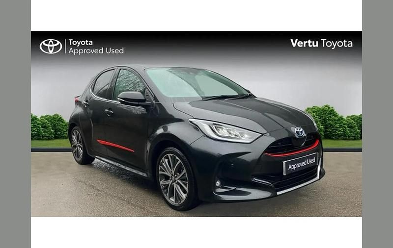 Used Toyota Yaris Hybrid 116 HP (85 kW) 2023 Black Hatchback