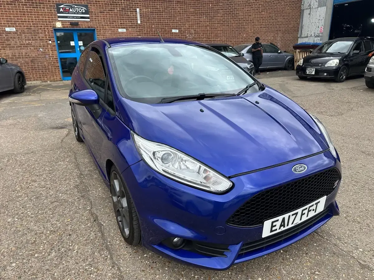 Used Ford Fiesta ST 182 HP (133 kW) 2017 Blue Hatchback