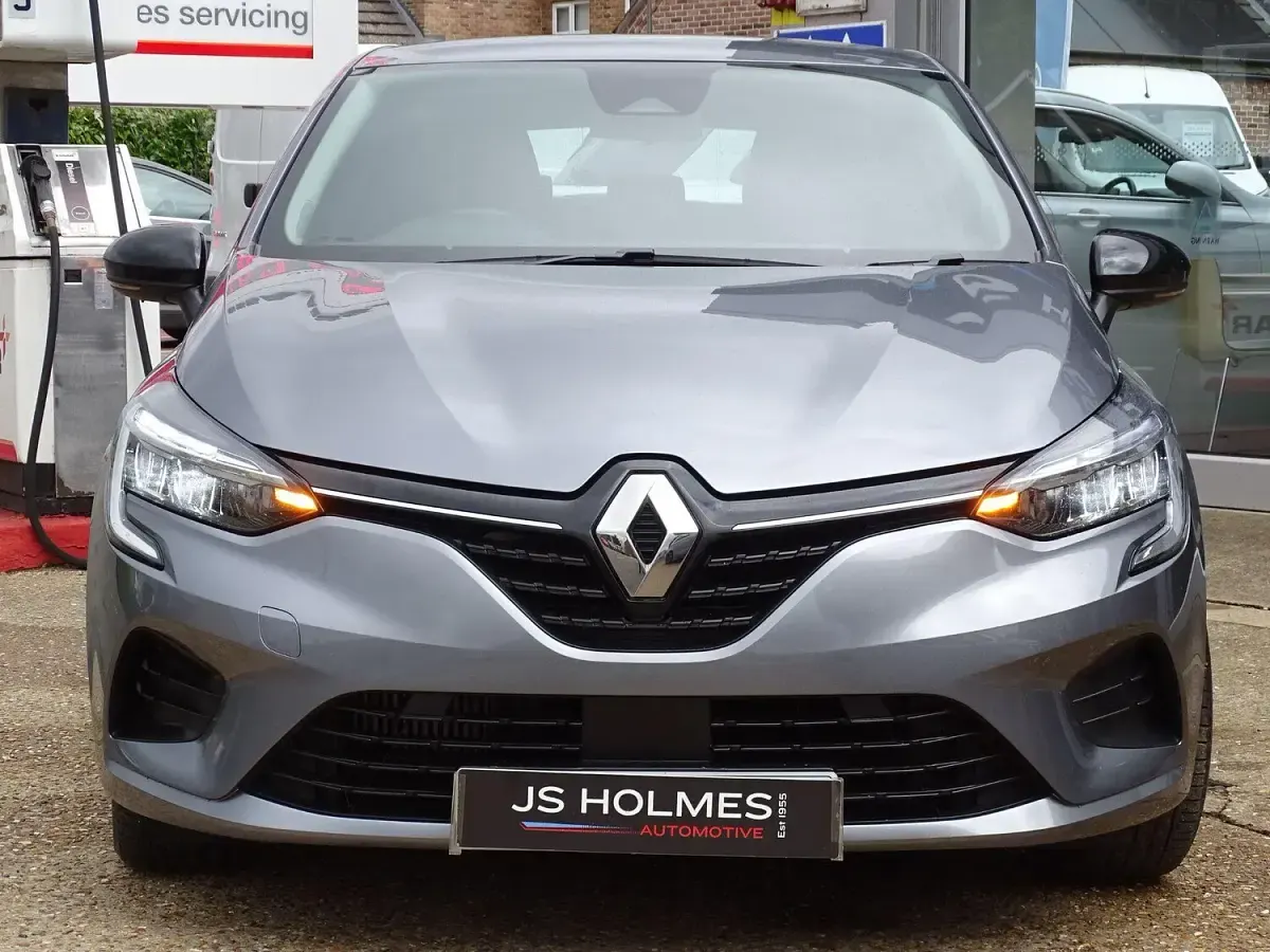 Used Renault Clio Evolution 90 HP (66 kW) 2023 Grey Hatchback