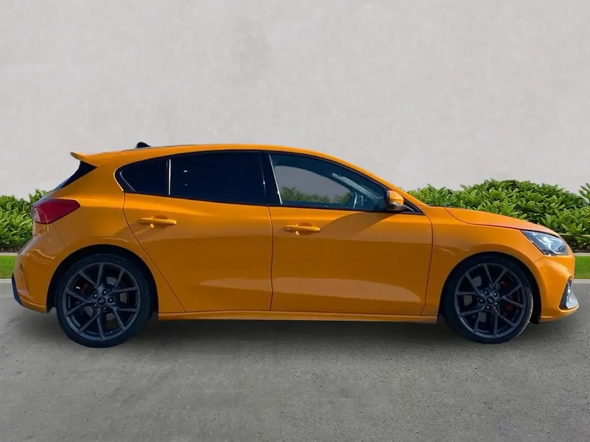 Used Ford Focus ST 190 HP (139 kW) 2020 Orange Hatchback