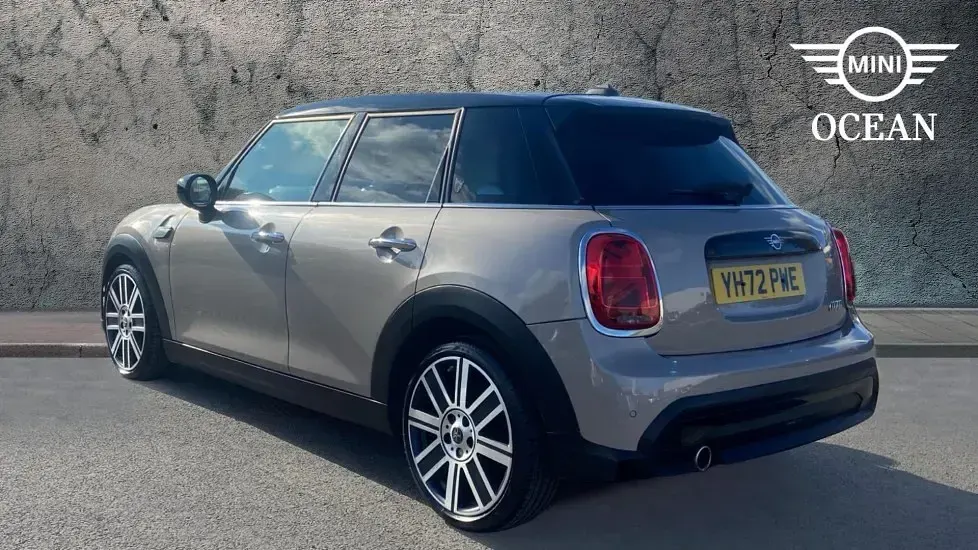 Begagnad Mini Cooper Exclusive 134 HK (98 kW) 2022 Grå Halvkombi