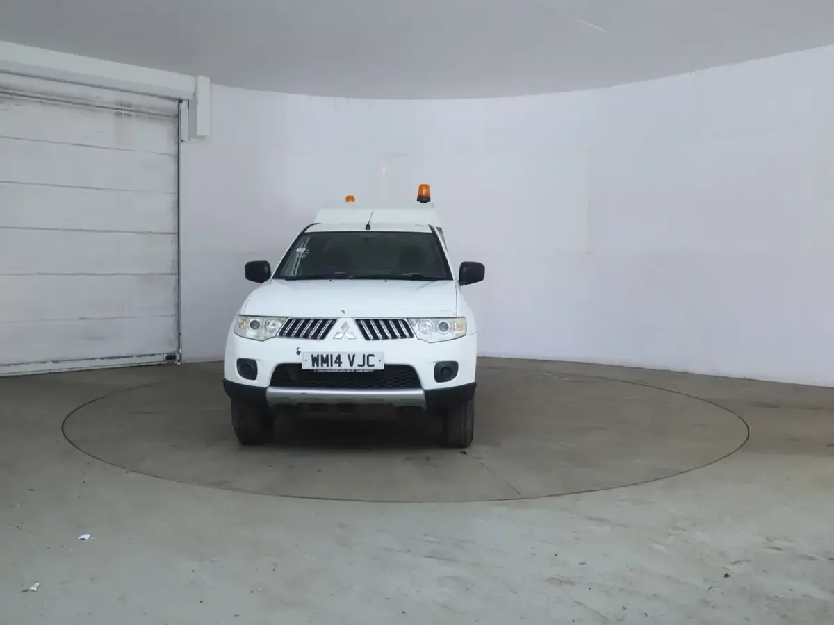 Käytetty Mitsubishi L200 134 HP (98 kW) 2014 Valkoinen Nouto