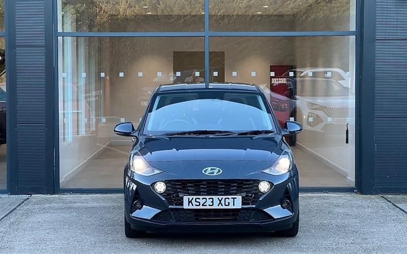 Used Hyundai i10 Premium 67 HP (49 kW) 2023 Grey Hatchback