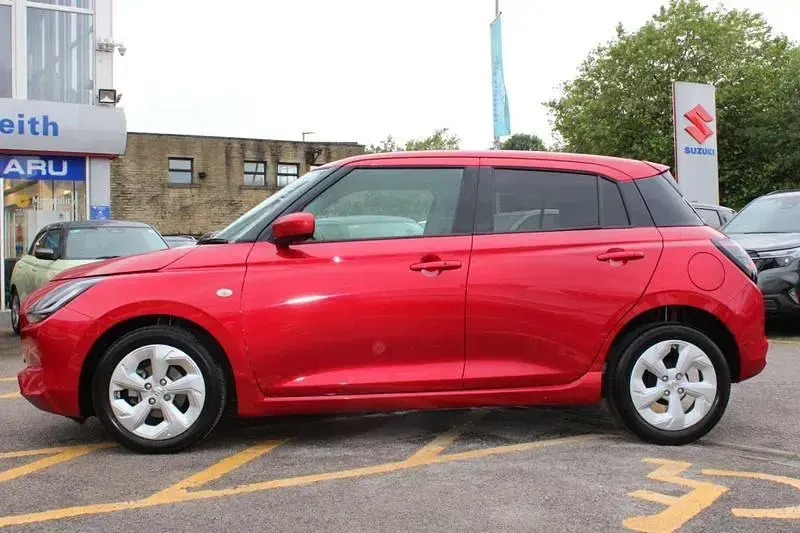 Used Suzuki Swift 82 HP (60 kW) 2025 Red Hatchback