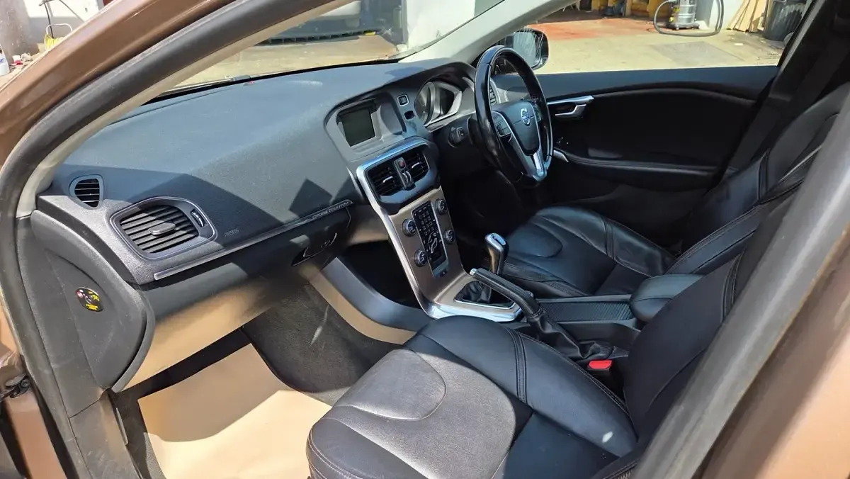 Used Volvo V40 2014 Bronze Hatchback