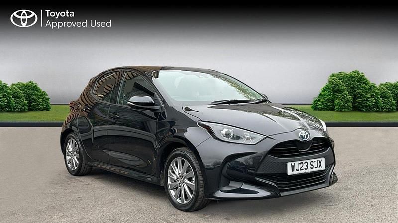 Used Toyota Yaris Hybrid 116 HP (85 kW) 2023 Eclipse black Hatchback