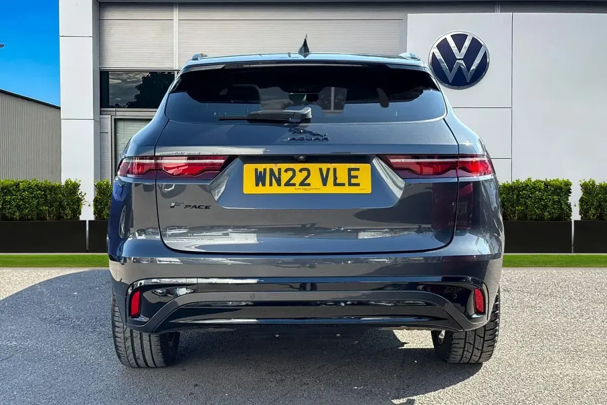 Usado Jaguar F-Pace R-Dynamic 250 HP (183 kW) 2022 Cinzento SUV