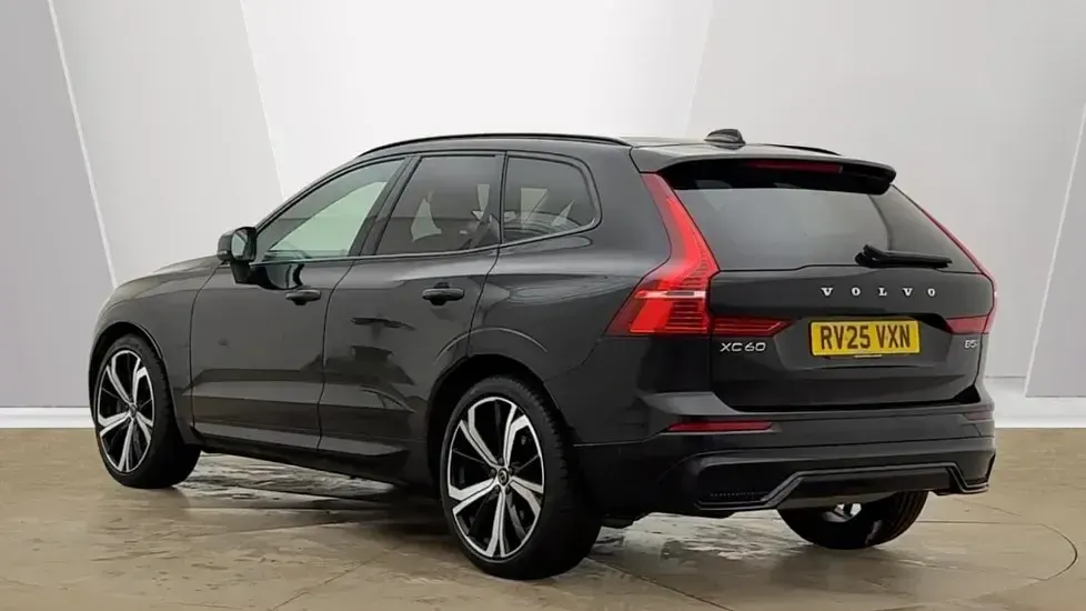 Used Volvo XC60 Ultra 250 HP (183 kW) 2025 Black SUV