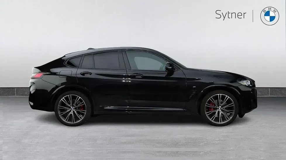 Used BMW X4 M Sport 190 HP (139 kW) 2023 Black sapphire SUV