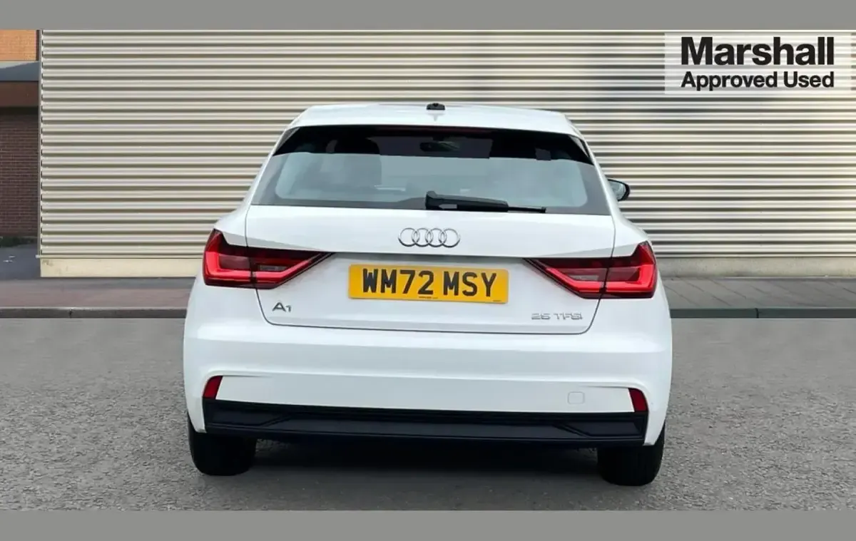 Usado Audi A1 Design 95 HP (69 kW) 2023 Branco SUV