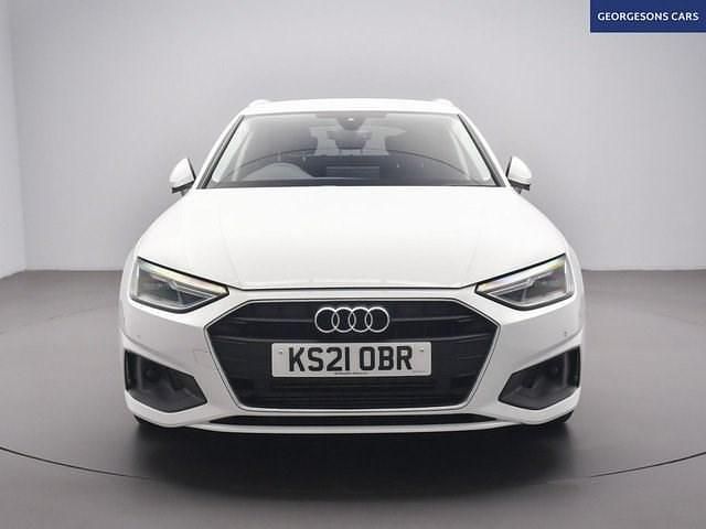 Used Audi A4 Business 150 HP (110 kW) 2021 White Estate