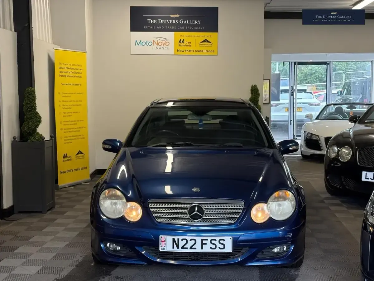 Used Mercedes C200 SE 2006 Blue Coupe