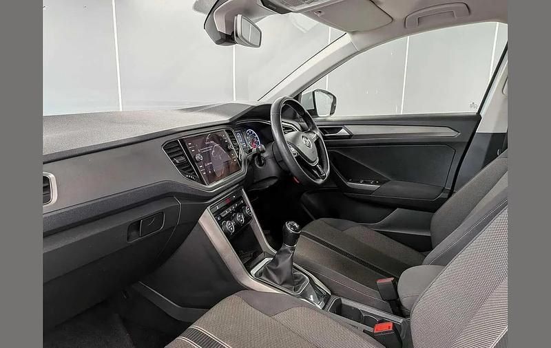 Used VW T-Roc SE 115 HP (84 kW) 2020 Silver SUV