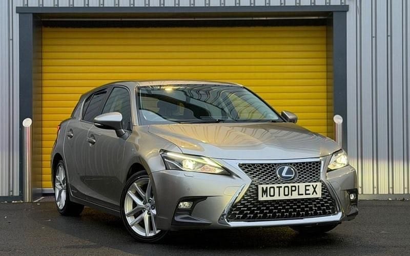 Used Lexus CT200h 136 HP (100 kW) 2017 Silver Hatchback