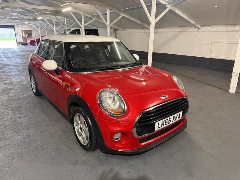 Used Mini Cooper D Hatch 2015 Red Hatchback