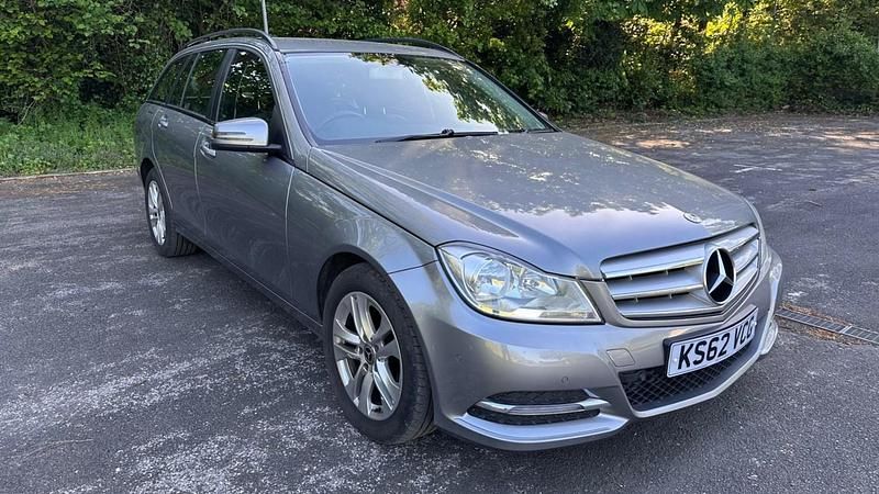 Begagnad Mercedes C220 Executive 2013 Silver Kombi