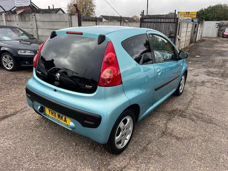 Used Peugeot 107 Sportium 68 HP (50 kW) 2011 Blue Hatchback