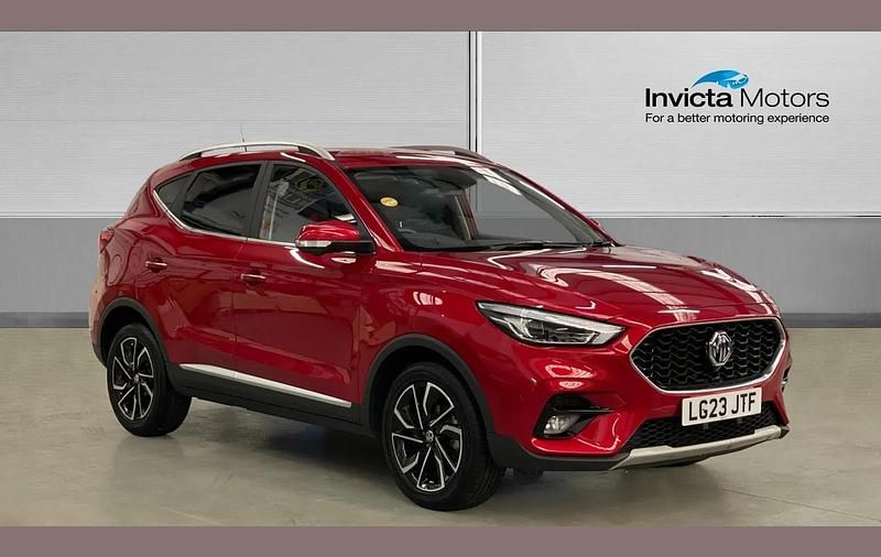 Used MG ZS Exclusive 105 HP (77 kW) 2023 Red Sedan