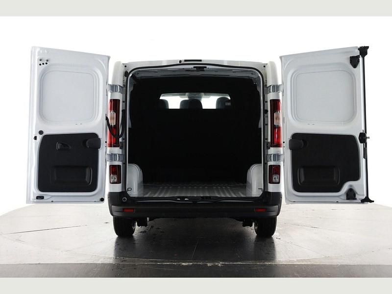Begagnad Renault Trafic 150 HK (110 kW) 2024 Vit Minibuss