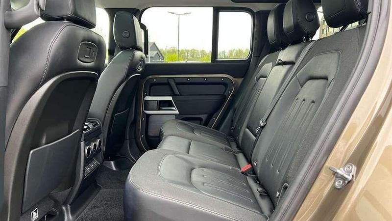 Usado Land Rover Defender First Edition 240 HP (176 kW) 2020 Castanho SUV