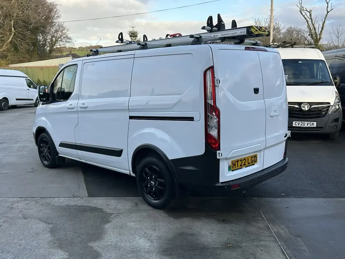 Used Ford Transit Custom 130 HP (95 kW) 2022 White Van