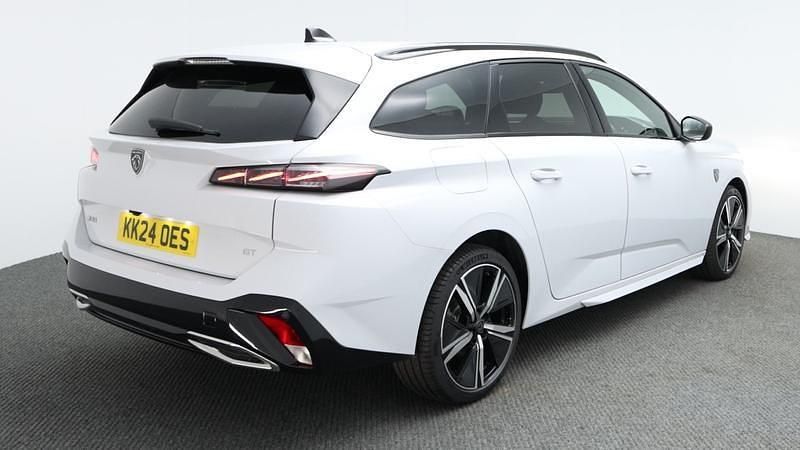 Used Peugeot 308 SW GT 129 HP (94 kW) 2024 White Estate